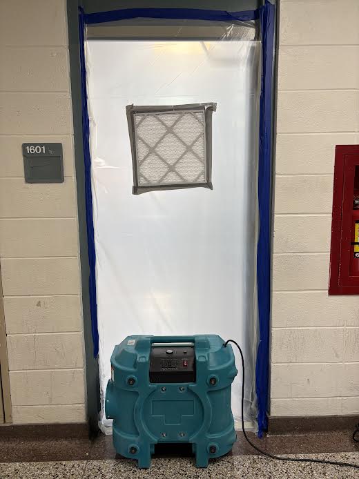 Mold Forces 1600s Hallway to Close